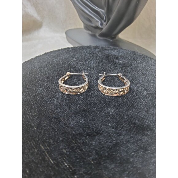 Vintage Elegant Gold Silver-Tone Hoop Earrings With Intricate Filigree Design - Picture 5 of 5